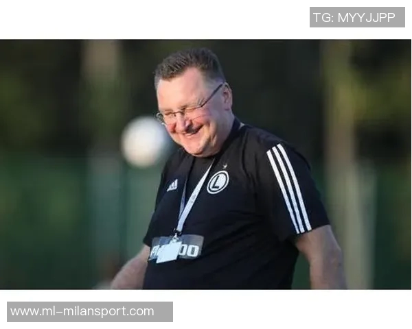 前波兰主帅米赫涅维奇未报名国足主帅选聘引发关注