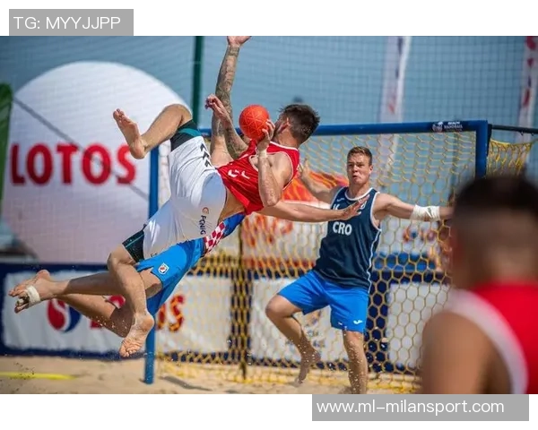 布克赞马卢阿奇表现出色积极拼搏与身体对抗令人印象深刻