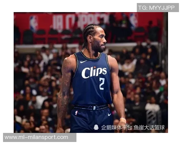 莱昂纳德赛后更衣室拒绝采访引发媒体热议与球迷关注