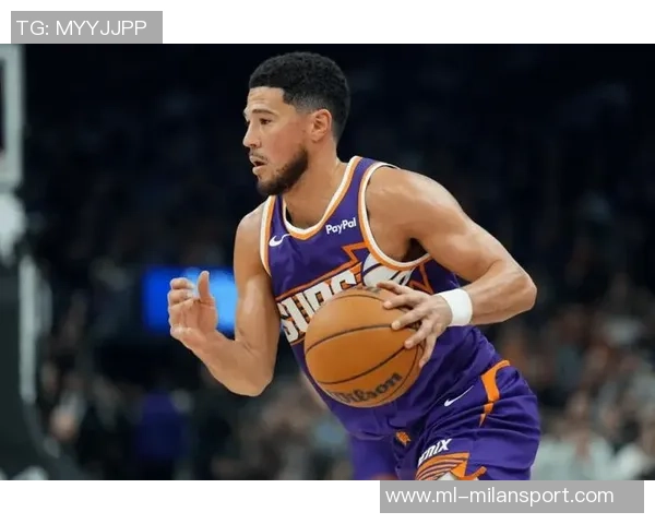 布克拼尽全力砍下38分5助攻但球队仍难逃失利命运